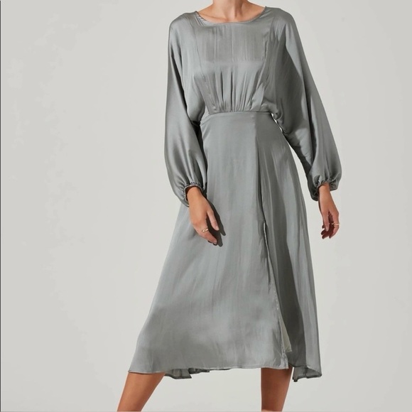 Astr Dresses & Skirts - Astr Long Sleeve Gray Dress